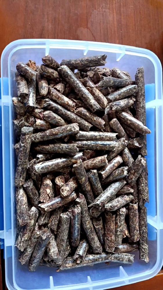 松木粉碎顆粒